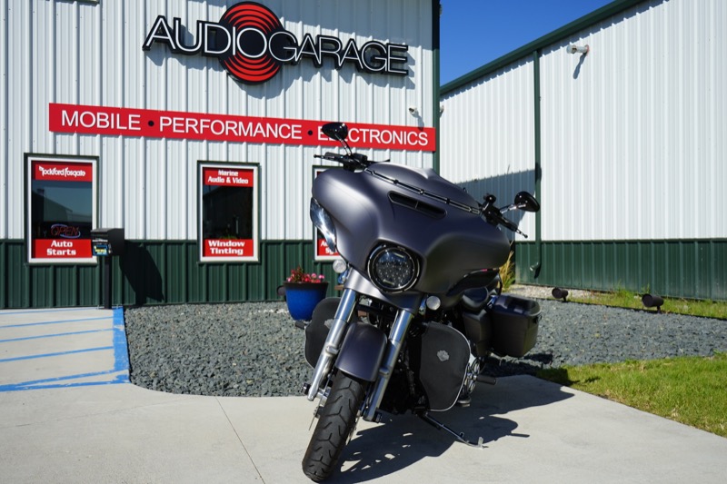 Fargo Client Gets Harley-Davidson Street Glide Bag Lid Speakers