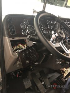 Peterbilt Stereo